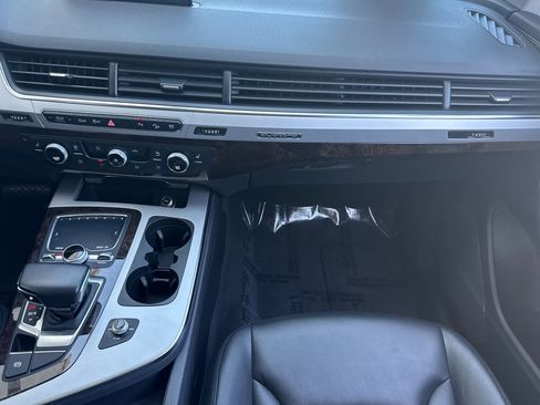Used 2019 Audi Q7 2.0T Premium AWD/4WD image 29