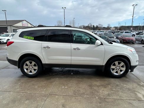 Used 2011 Chevrolet Traverse LT w/ Personal Connectivity Package image 4