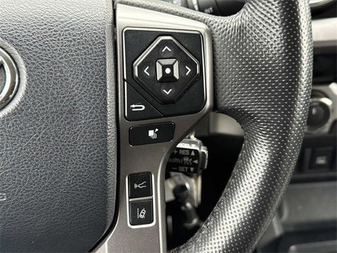 Used 2018 Toyota Tacoma SR5 image 23