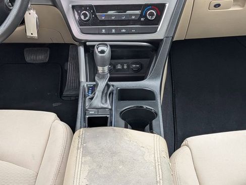 Used 2017 Hyundai Sonata SE image 19
