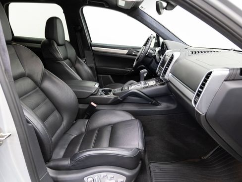 Used 2011 Porsche Cayenne Turbo AWD/4WD image 14