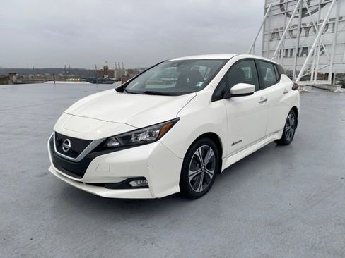 Used 2018 Nissan Leaf SV w/ SV Technology Package image 4