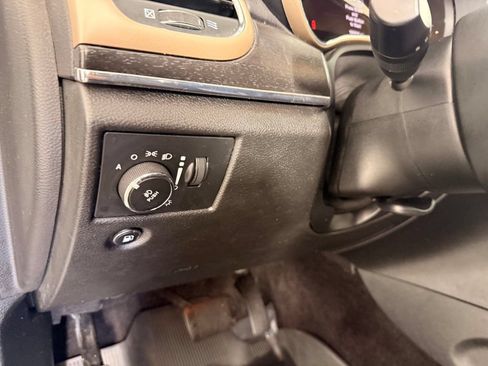 Used 2017 Jeep Grand Cherokee Limited AWD/4WD image 28