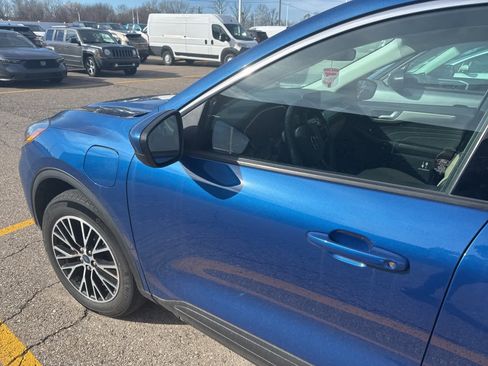 Used 2022 Ford Escape SEL image 18