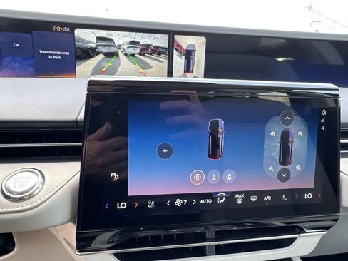 New 2026 Lincoln Nautilus Premier AWD/4WD image 17