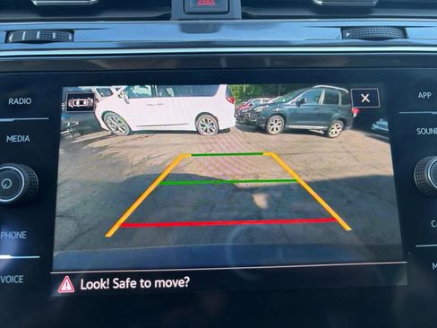 Used 2021 Volkswagen Tiguan SE w/ Panoramic Sunroof Package AWD/4WD image 34