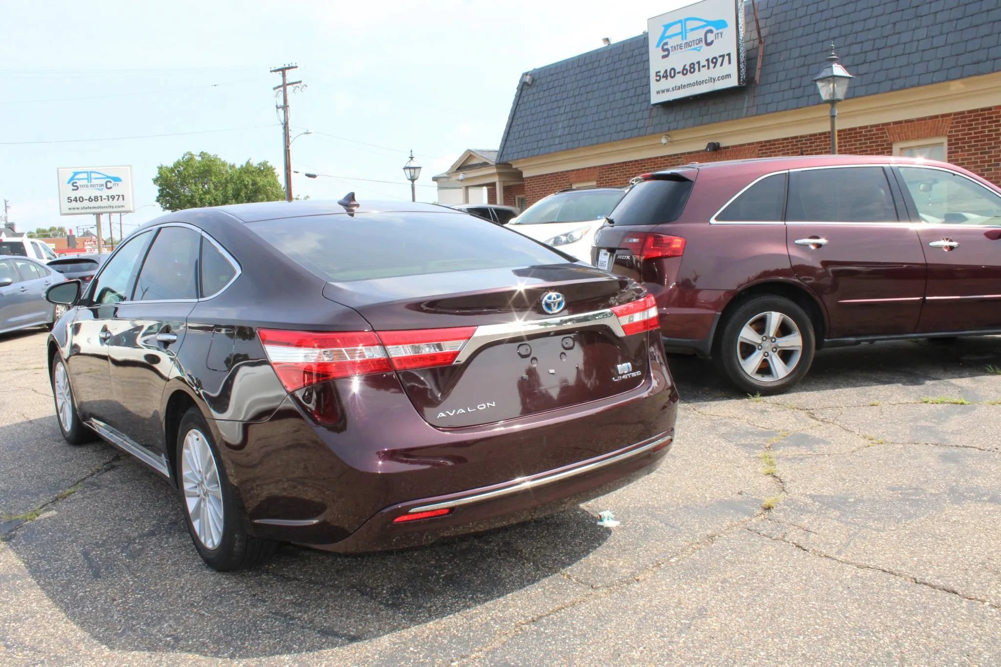 Used 2013 Toyota Avalon Limited FWD image 7
