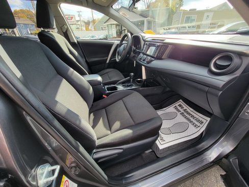 Used 2016 Toyota RAV4 LE image 17