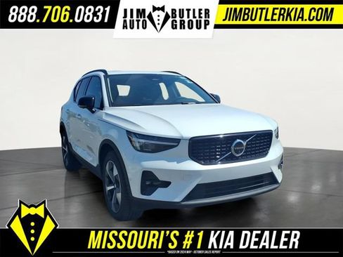 Used 2026 Volvo XC40 B5 Plus AWD/4WD image 23