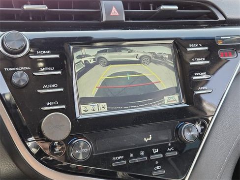 Used 2018 Toyota Camry XSE image 21