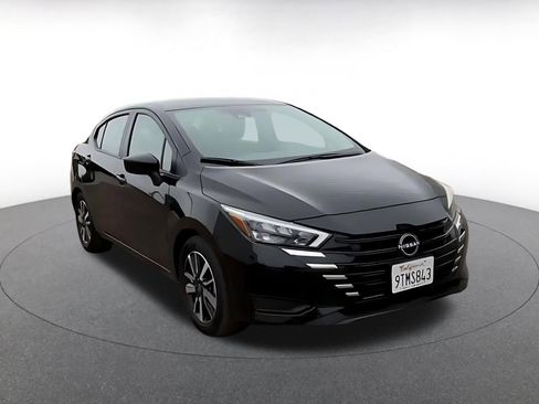 Used 2025 Nissan Versa SV FWD image 3