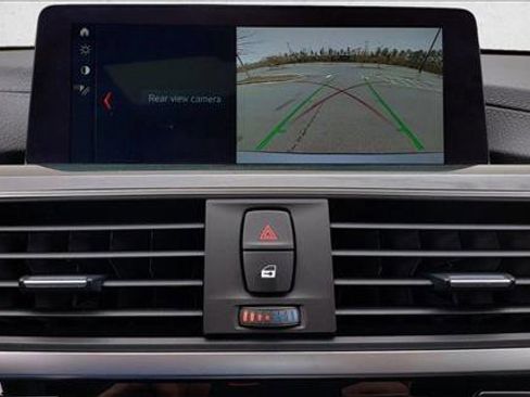 Certified 2021 BMW 330i xDrive Sedan w/ Convenience Package image 14