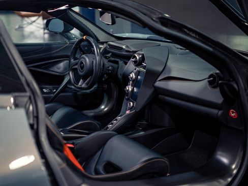 Used 2021 McLaren 765LT RWD image 40