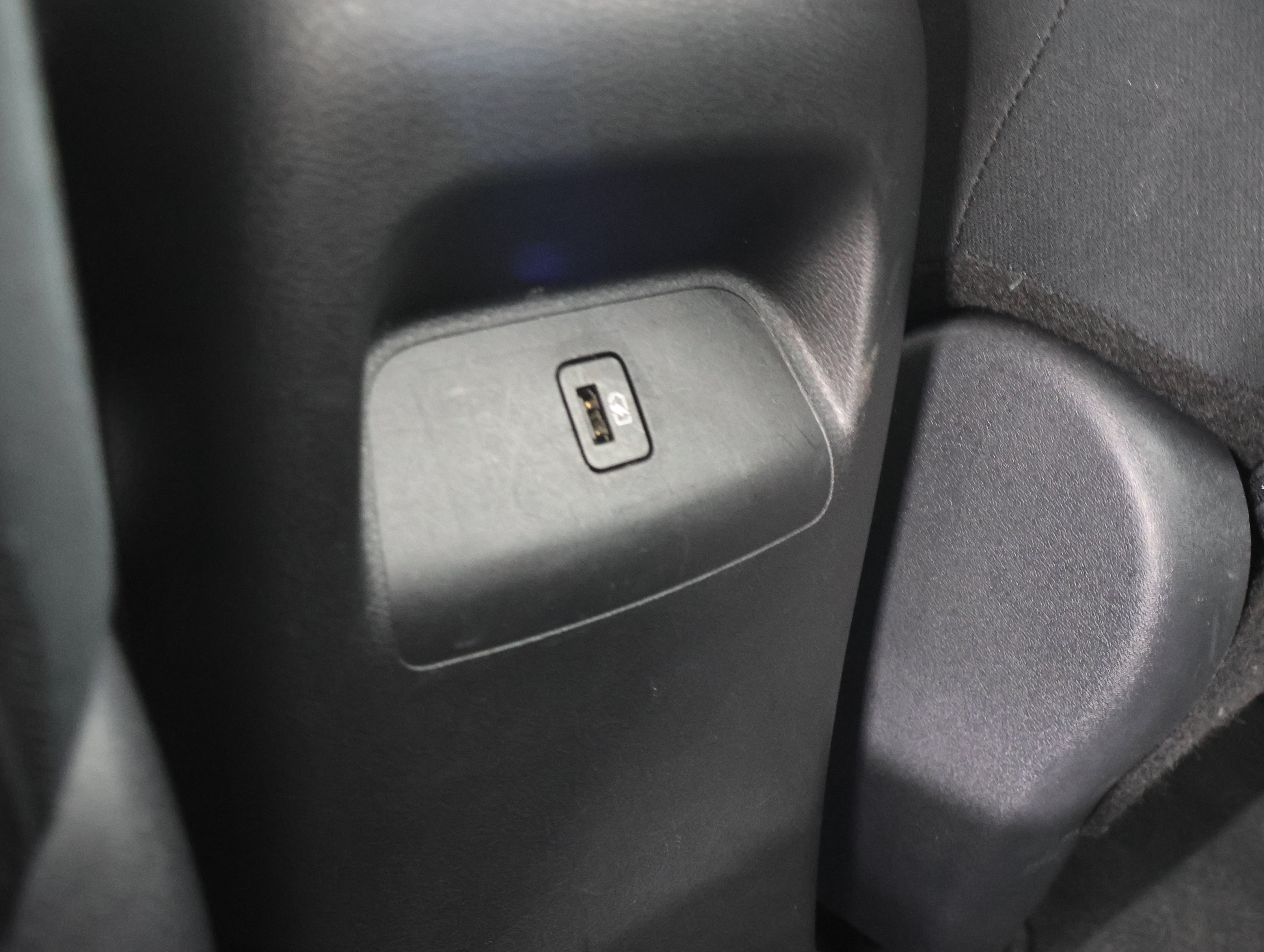 Used 2024 Nissan Sentra SV FWD image 33