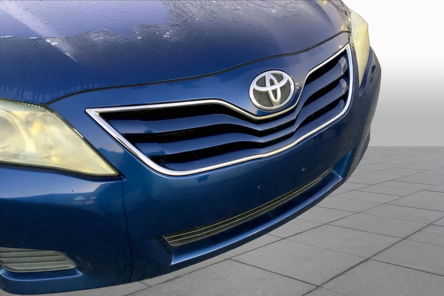 Used 2010 Toyota Camry LE FWD image 22