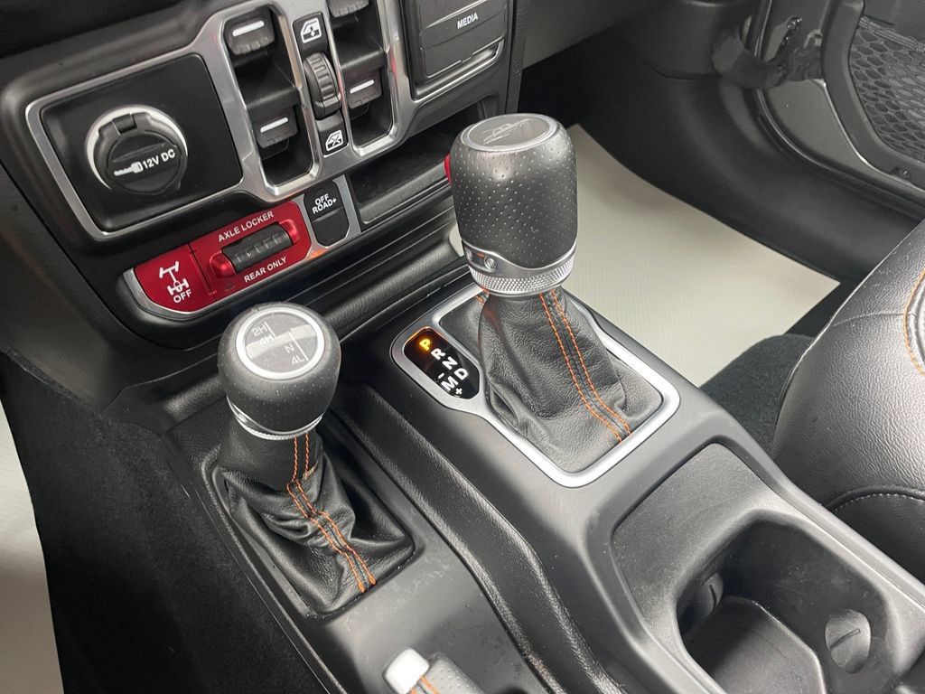 Used 2022 Jeep Gladiator Mojave w/ Cold Weather Group AWD/4WD image 34