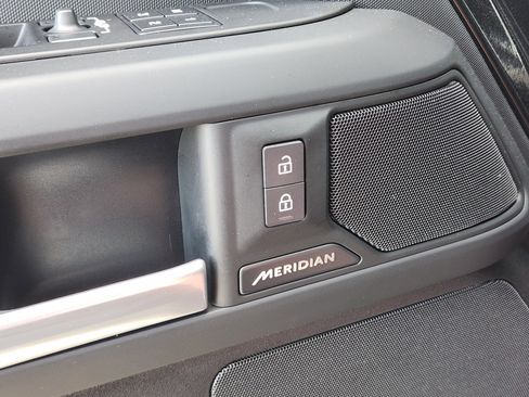 Certified 2025 Land Rover Defender 110 S image 23