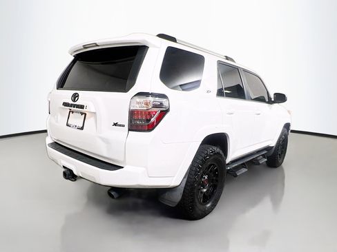 Used 2022 Toyota 4Runner SR5 AWD/4WD image 4