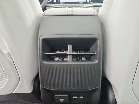 New 2025 Jeep Wagoneer S Limited w/ Comfort Package image 32