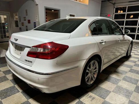 Used 2013 Hyundai Genesis 3.8 w/ Technology Pkg image 7