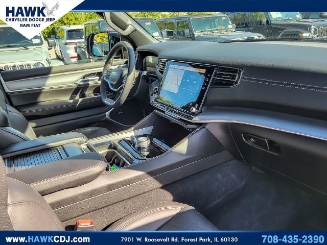 Used 2026 Jeep Grand Wagoneer Limited AWD/4WD image 32