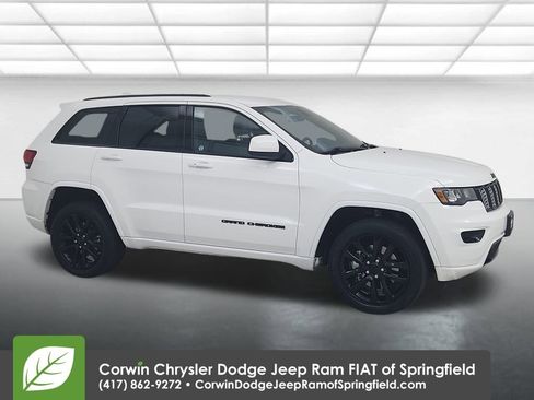 Used 2021 Jeep Grand Cherokee Laredo X image 1