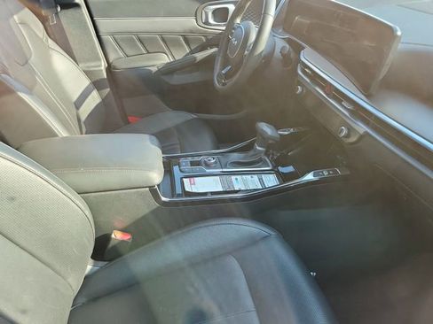 Certified 2024 Kia Sorento SX image 9