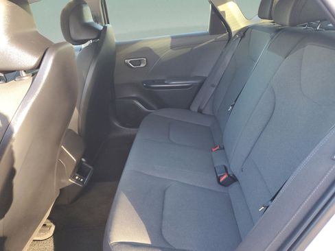 Used 2025 Kia K4 LXS image 10