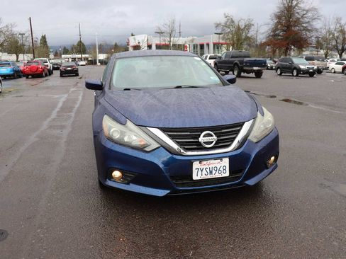 Used 2017 Nissan Altima 2.5 SR image 3