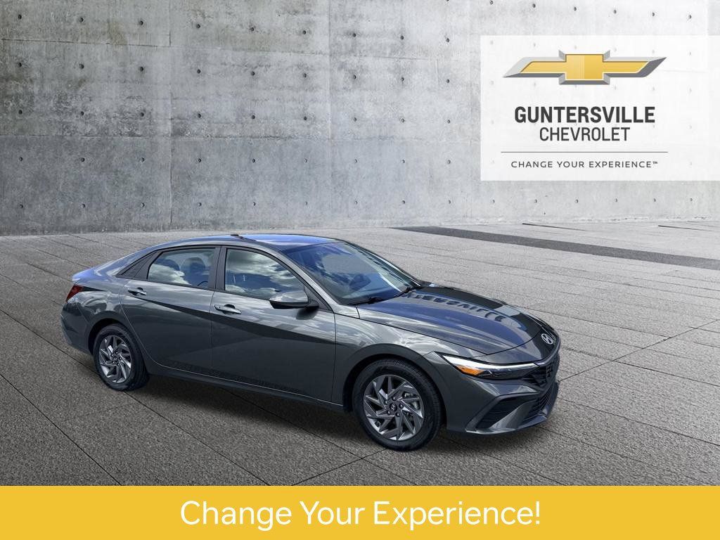 Used 2024 Hyundai Elantra SEL FWD image 1