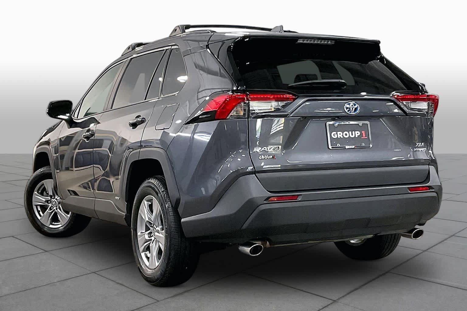 Used 2024 Toyota RAV4 XLE AWD/4WD image 12