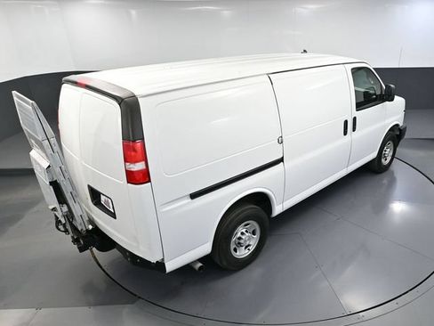 Used 2019 Chevrolet Express 3500 w/ Driver Convenience Package RWD image 42