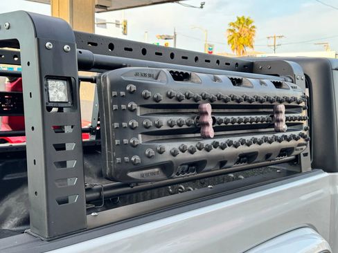 Used 2022 Jeep Gladiator Sport image 19