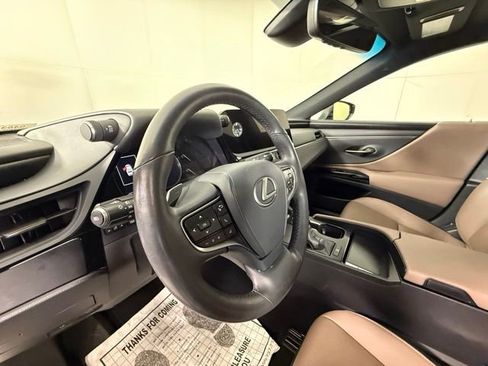 Used 2023 Lexus ES 350 w/ Premium Package FWD image 9