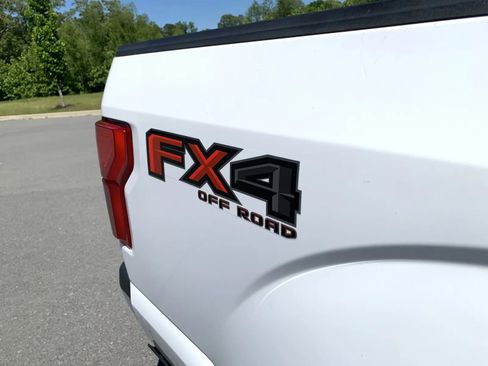 Used 2019 Ford F150 XLT w/ Equipment Group 302A Luxury AWD/4WD image 11