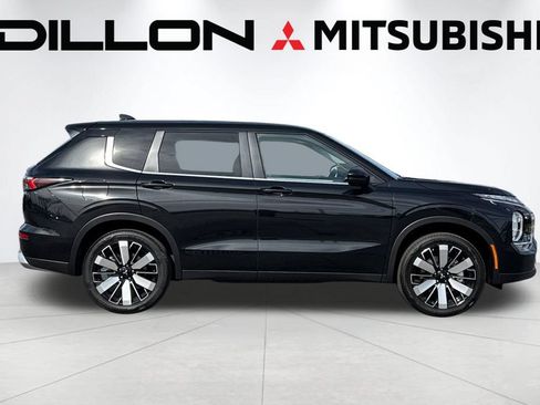 New 2026 Mitsubishi Outlander SE AWD/4WD image 3