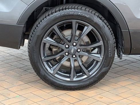 Used 2017 Ford Explorer XLT w/ Equipment Group 202A AWD/4WD image 10