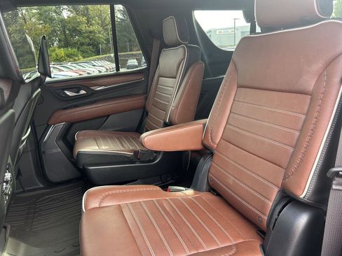 Used 2023 GMC Yukon Denali Ultimate image 13