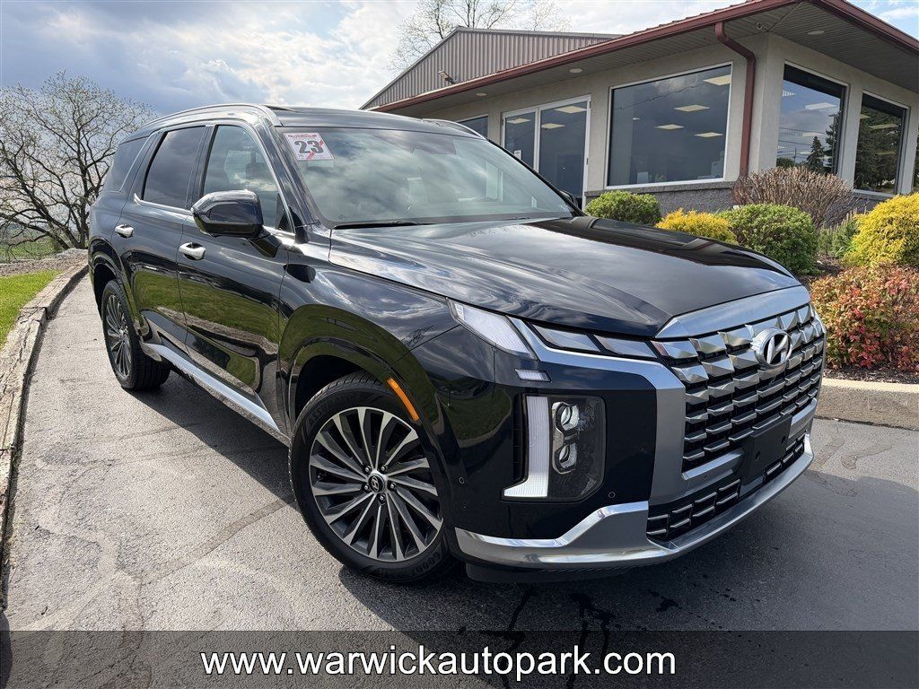 Used 2023 Hyundai Palisade Calligraphy w/ Winter Package FWD image 1