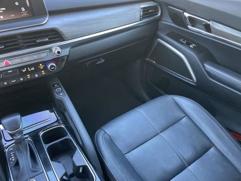 Used 2020 Kia Telluride EX w/ EX Premium Package image 17