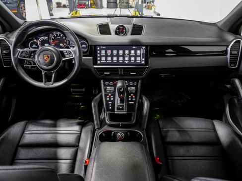 Used 2022 Porsche Cayenne S image 19