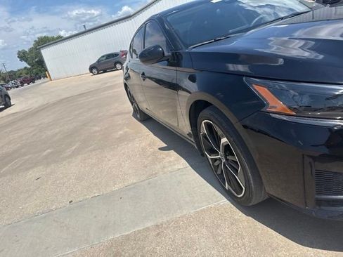 Used 2024 Nissan Altima 2.5 SR FWD image 5