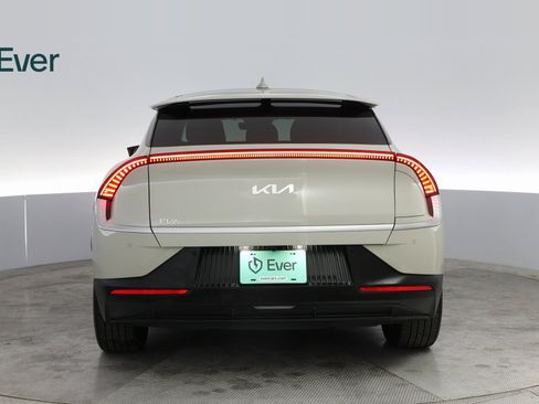 Used 2024 Kia EV6 Light image 13