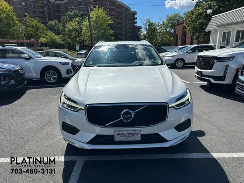 Used 2019 Volvo XC60 T5 Momentum w/ Multimedia Package AWD/4WD image 4
