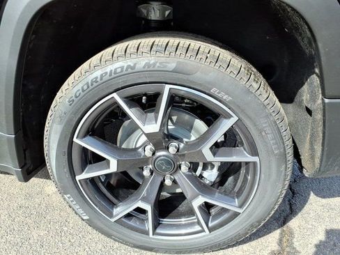 New 2026 Jeep Cherokee Overland image 4