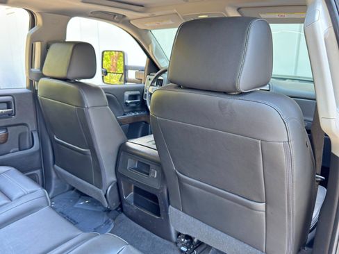 Used 2018 GMC Sierra 3500 Denali image 34
