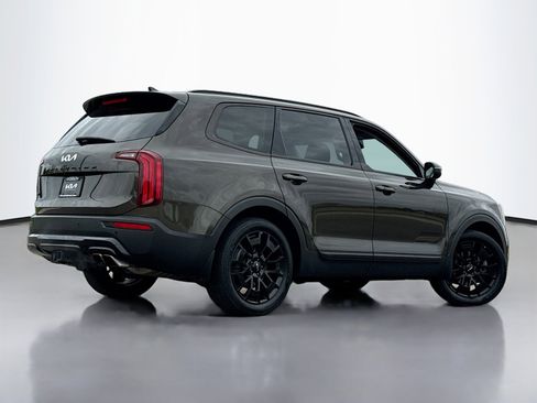 Used 2022 Kia Telluride EX w/ EX Premium Package AWD/4WD image 2