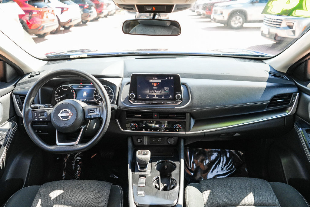 Used 2024 Nissan Rogue SV FWD image 12