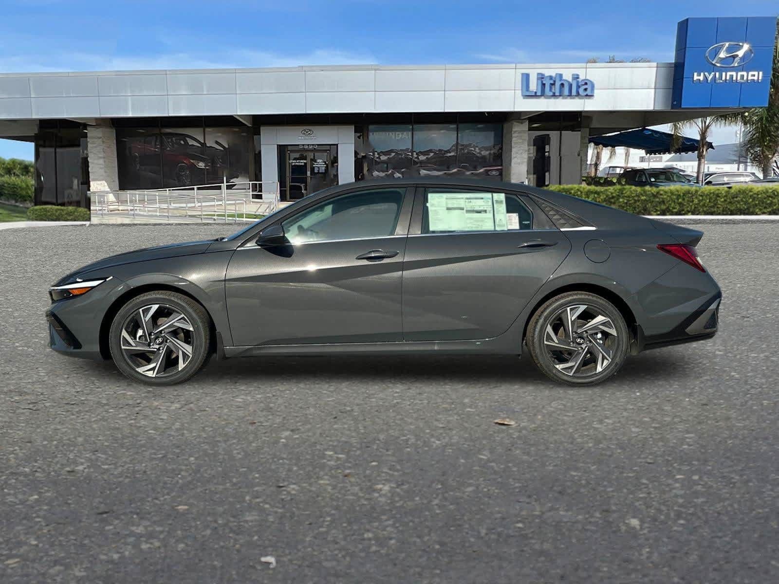 Used 2026 Hyundai Elantra Limited FWD image 6