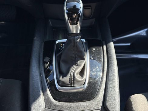 Used 2022 Nissan Rogue Sport S image 13